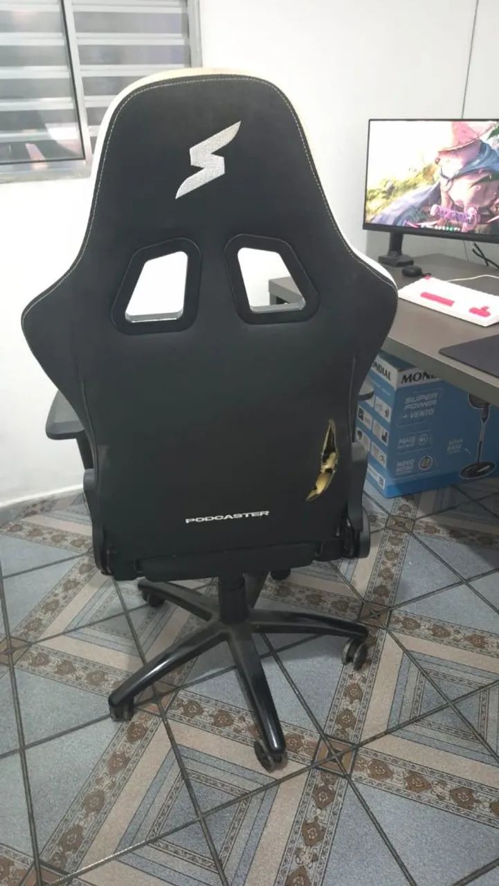 Cadeira gamer e mesa - Foto 3