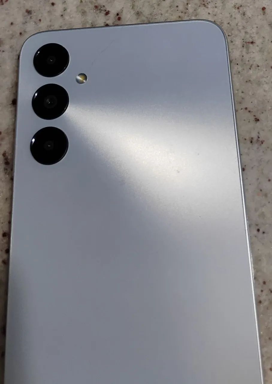 Celular Samsung Galaxy AO5s, usado bem conservado, prata 