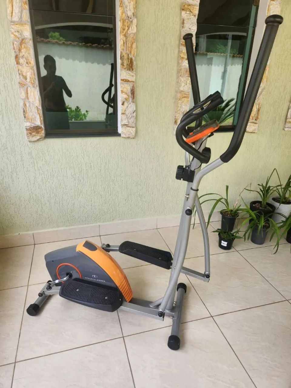 Bicicleta ergométrica profissional novíssima  - Foto 4