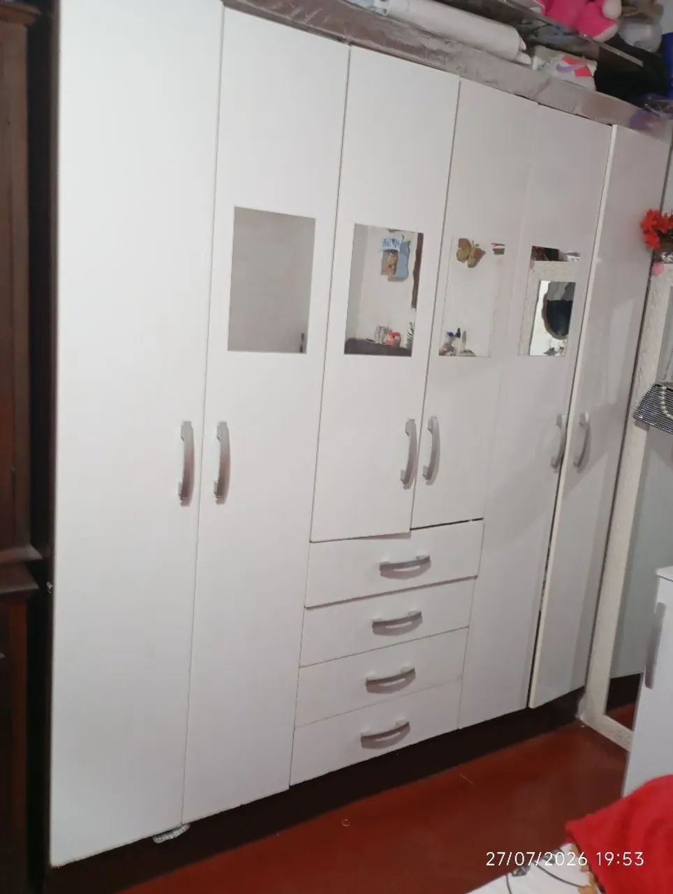 Guarda roupa médio 