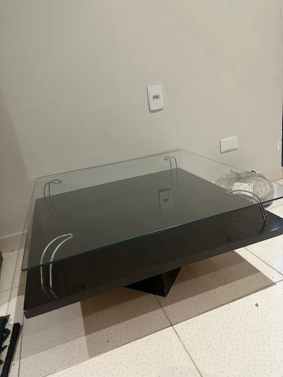 Mesa de centro com tampão de vidro - Foto 2