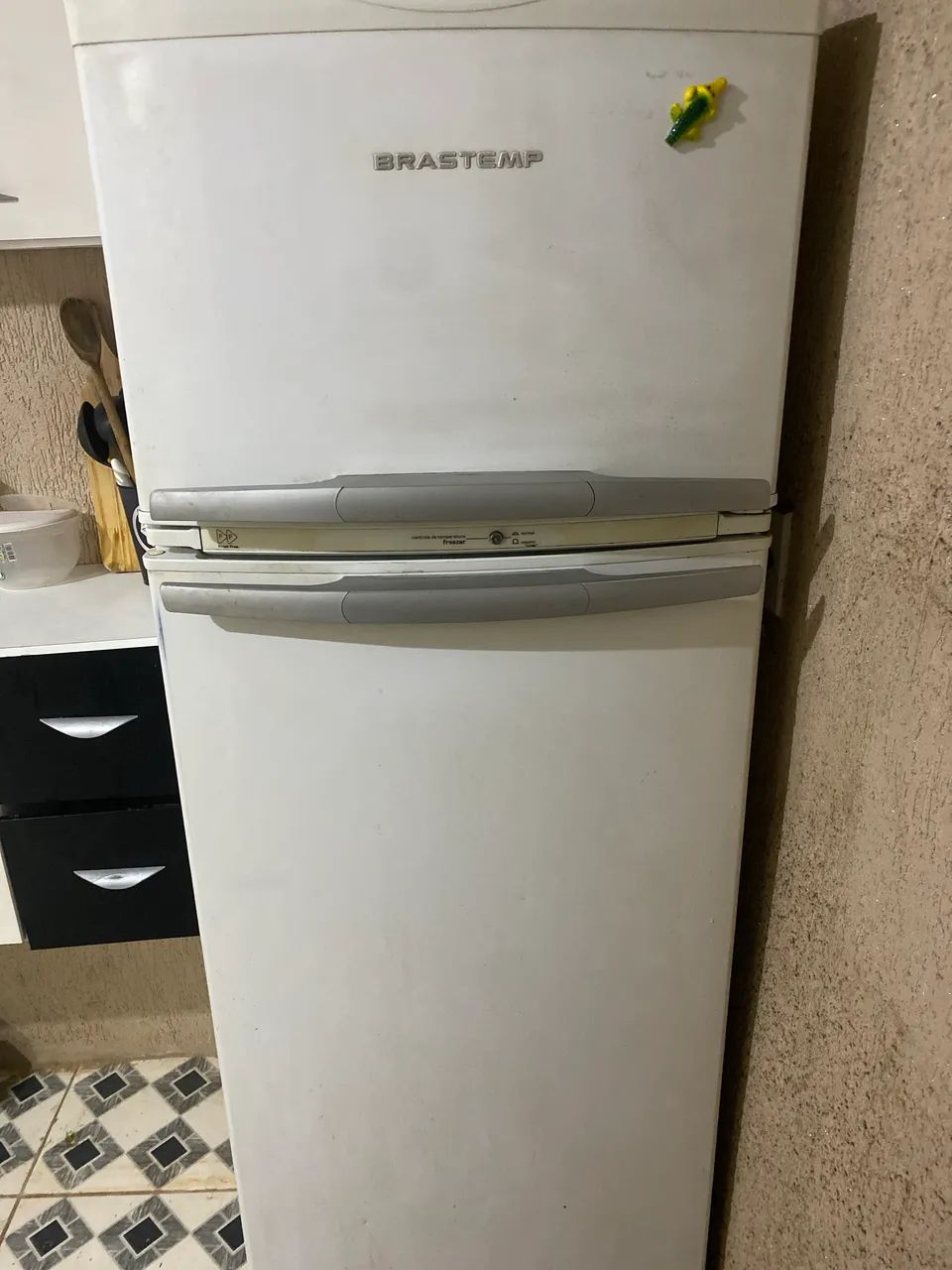 Vou me mudar estou vendendo, 1 geladeira marca Brastemp e 1 televisão 32? HQ - Foto 4