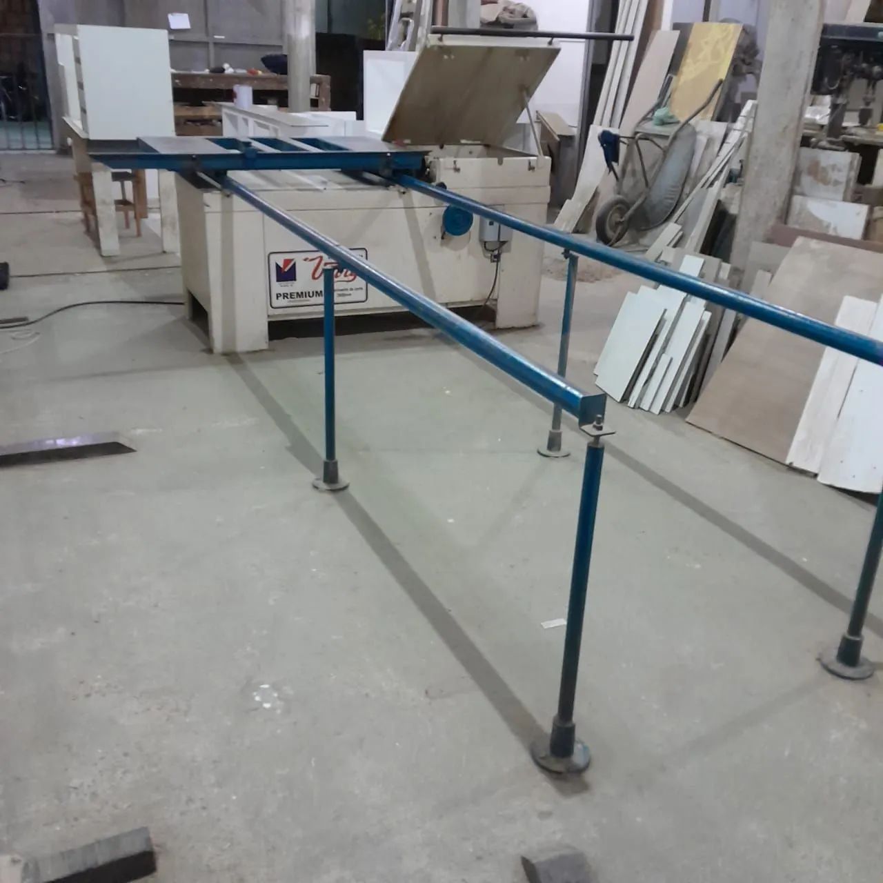 Máquina esquadrejadeira