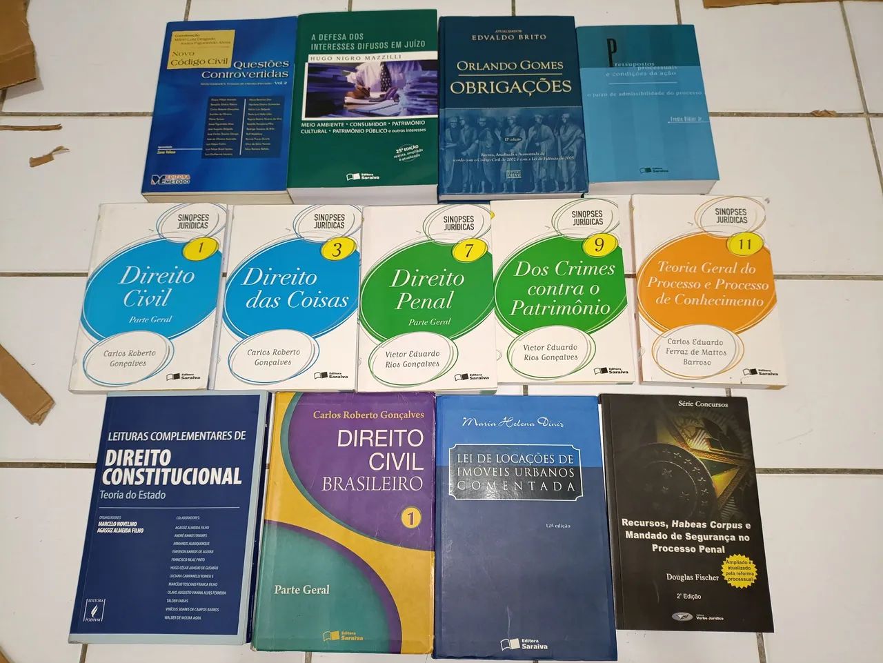Livros de direito -mais de 100 