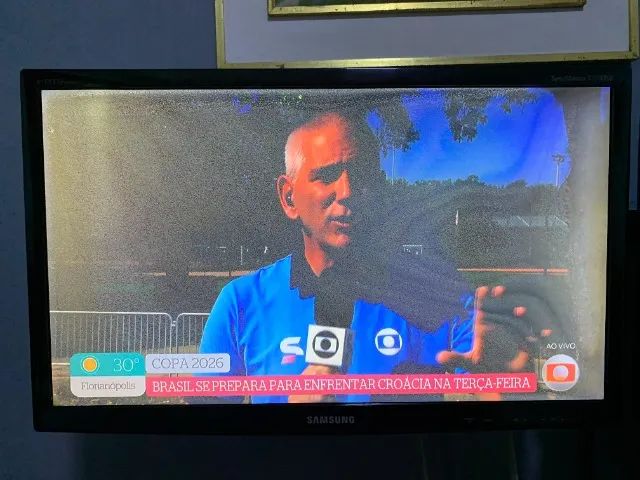 TV SAMSUNG T24B350 - 24 POLEGADAS - PRECISA TROCAR PELÍCULA POLARIZADA - USADA - Foto 2