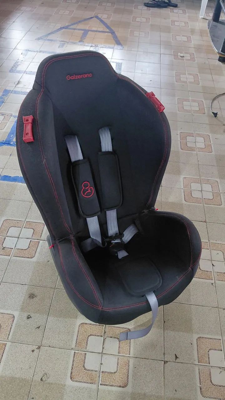 Cadeirinha de bebê confortável para carro 
