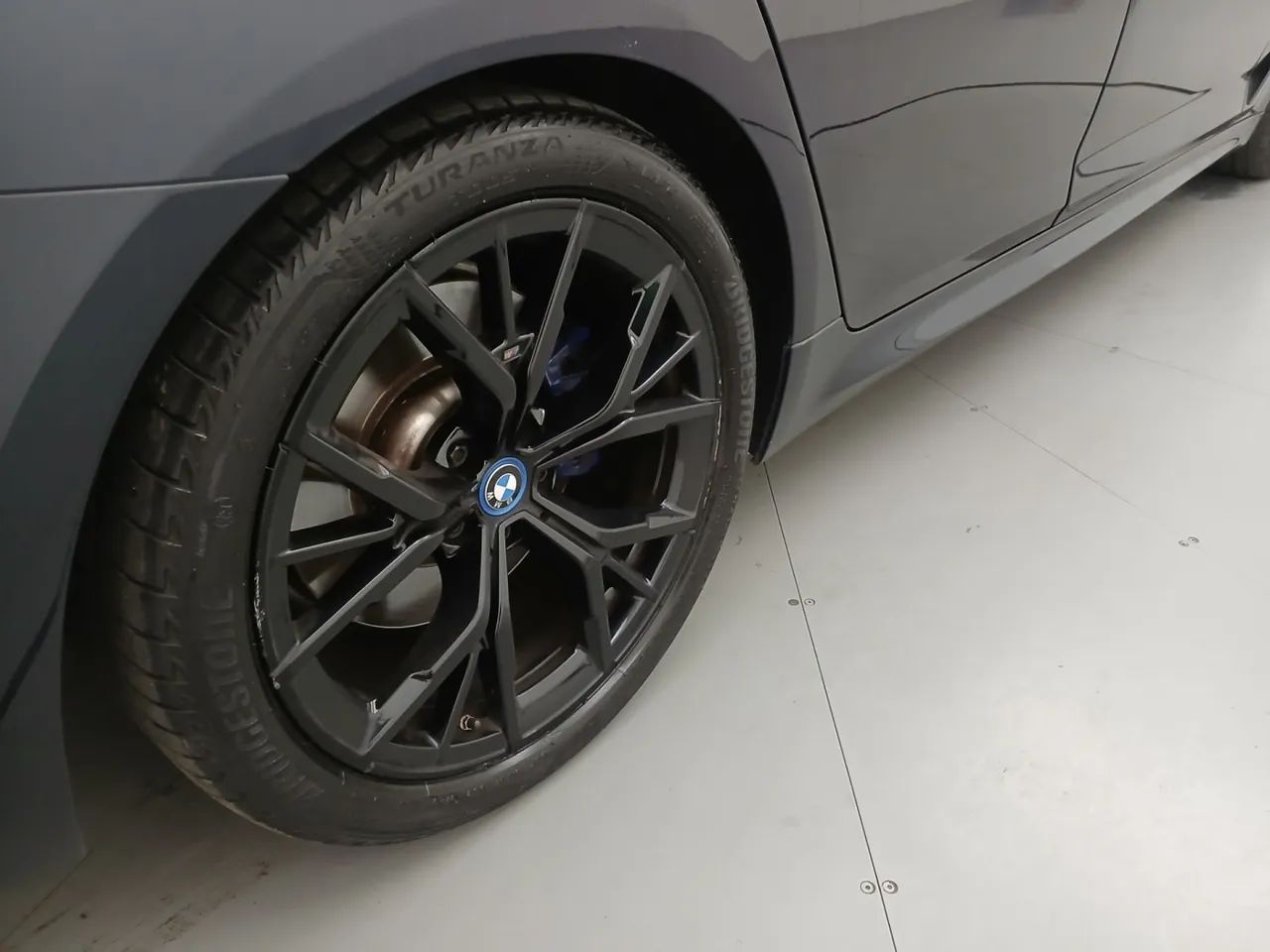 BMW Série 5 530E M Sport 2.0 Turbo Híbrido Aut., foto 14 de 18
