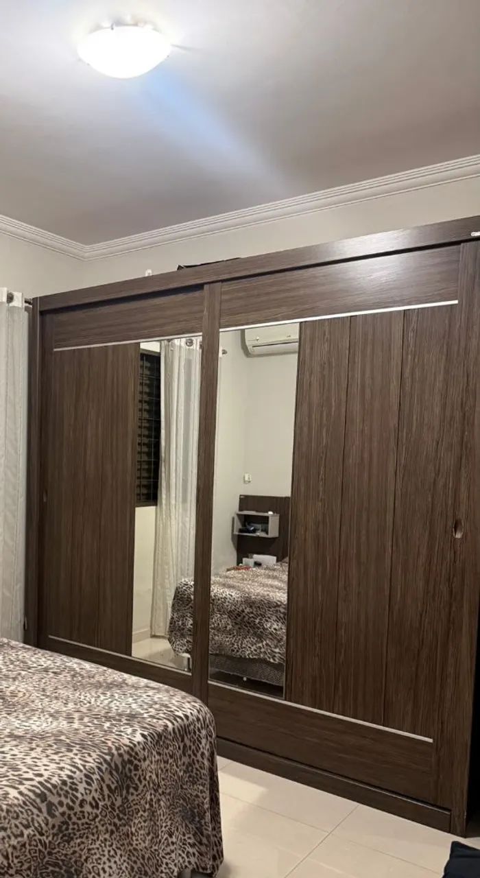 Guarda roupa e cabeceira 