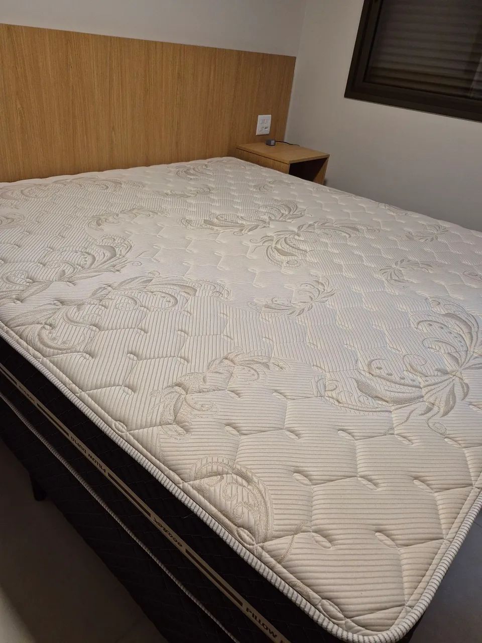 CAMA BOX KING SIZE MARCA ECOFLEX PILLOW DUPLO  - Foto 3