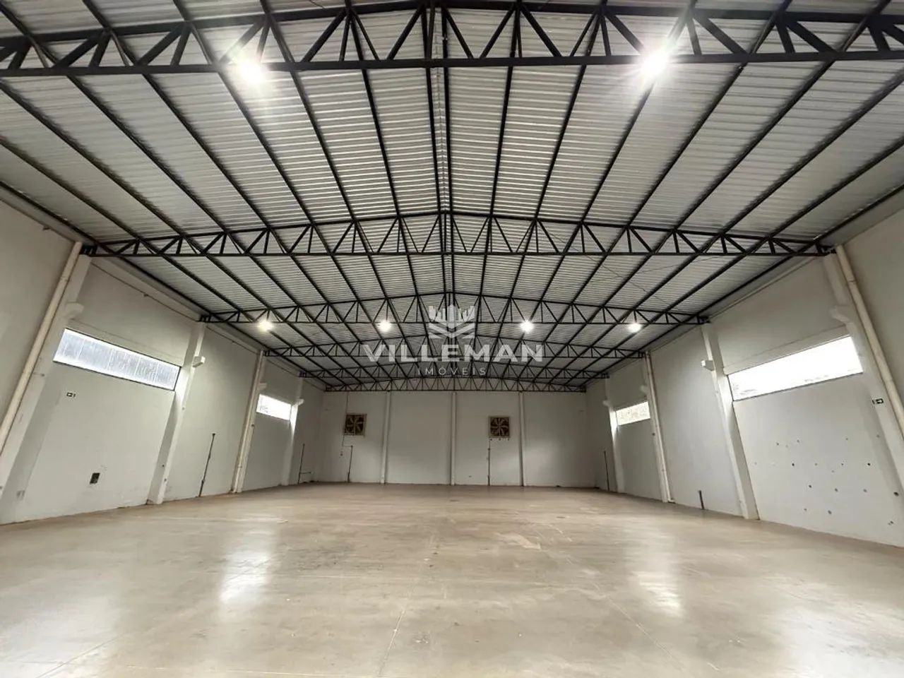 Barracão para alugar em Maringá, Parque Industrial, com 650 m² - Foto 2