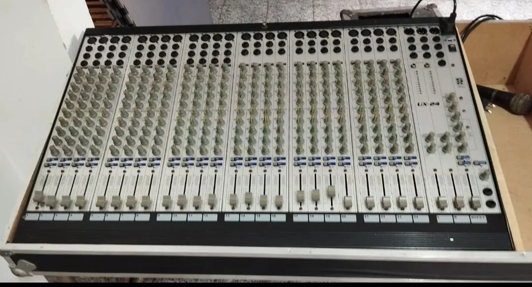 Mesa de Som Analógico Staner 24 canais - Foto 5