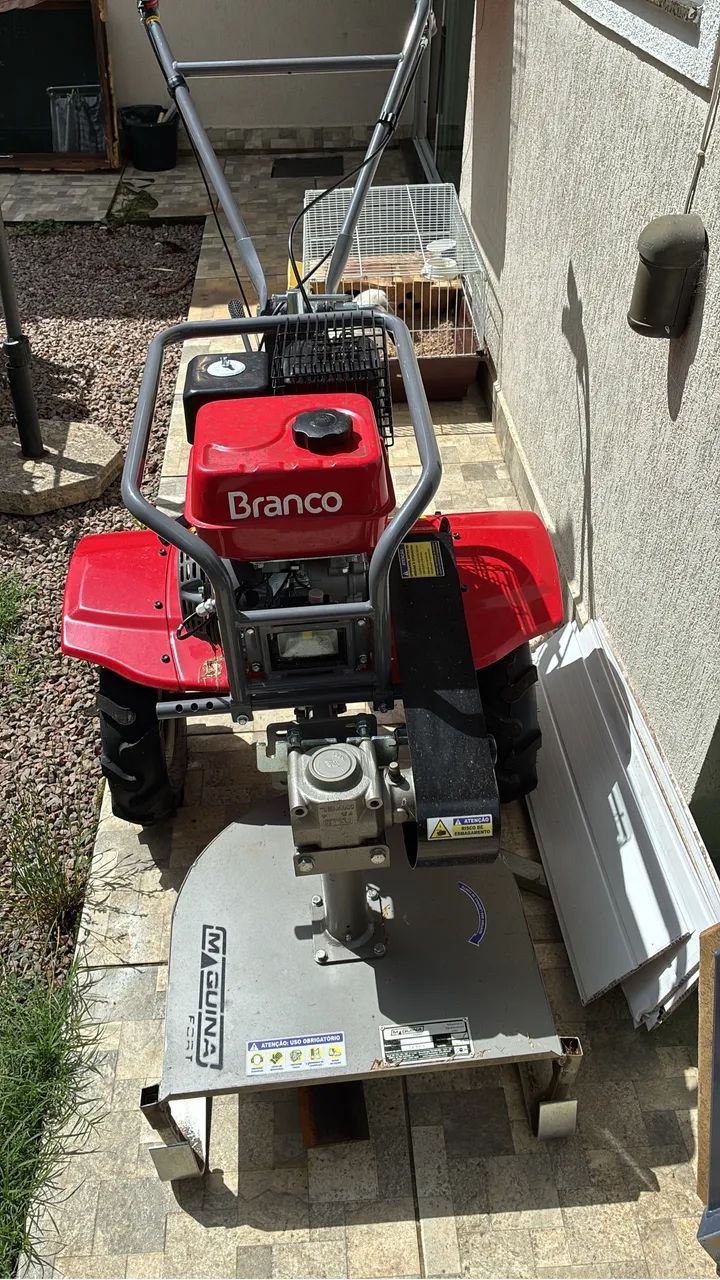 Micro Trator com roçadeira frontal - Foto 2
