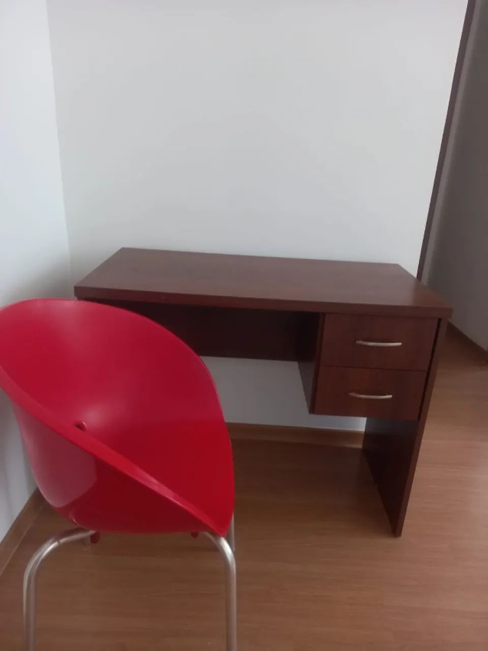 Escrivaninha com Cadeira 