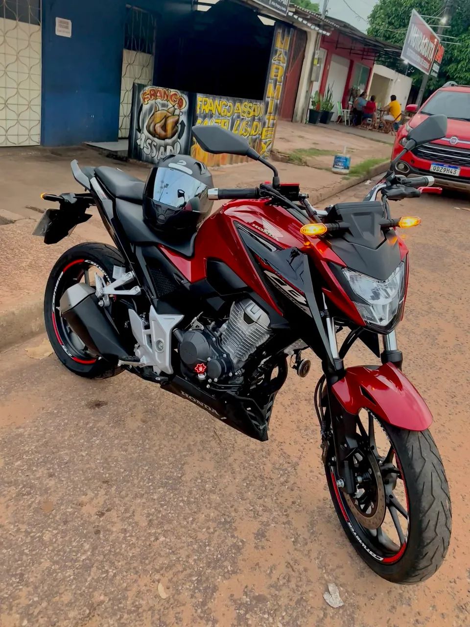 CB300f  - Foto 3