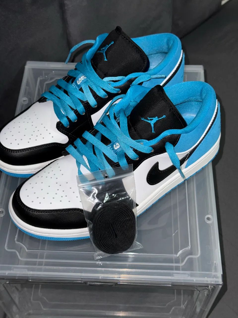 Tênis Nike Jordan 1 Low Laser Blue - Foto 2