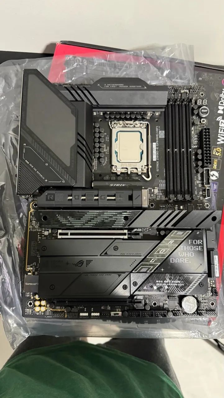 Placa Mãe Rog Strix Z890-e Gaming Wifi7 + Core Ultra 285k - Foto 4