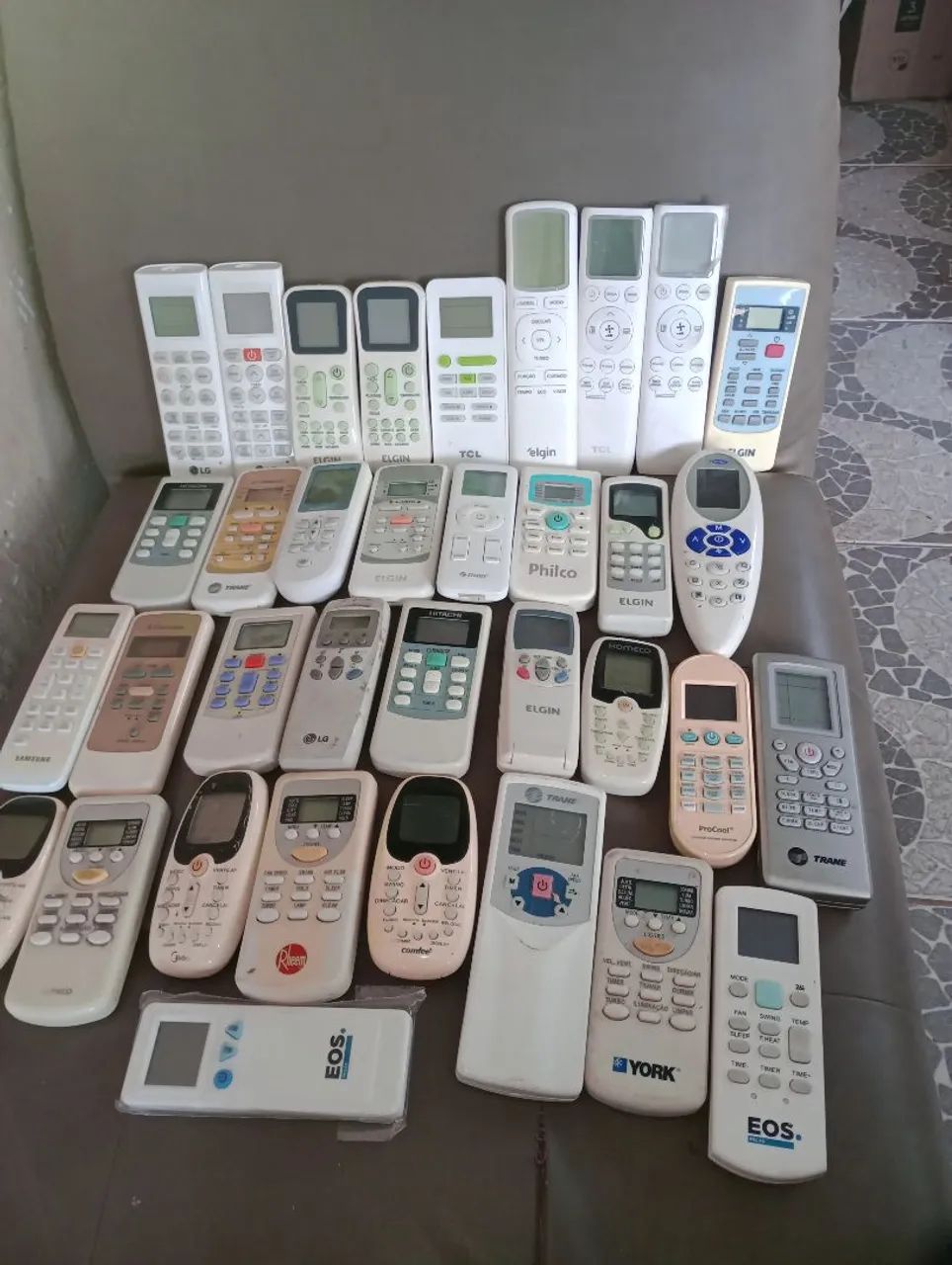 Vários modelos de controles para ar condicionado. - Foto 6