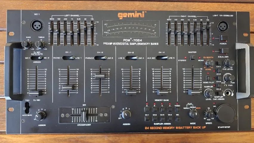 Mixer Gemini PDM 7024 ótimo estado (raridade)!