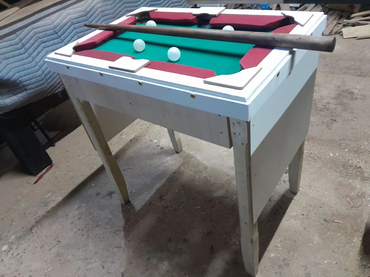 Mesa de bilhar infantil, com tampo para mesa e cadeira.  - Foto 2