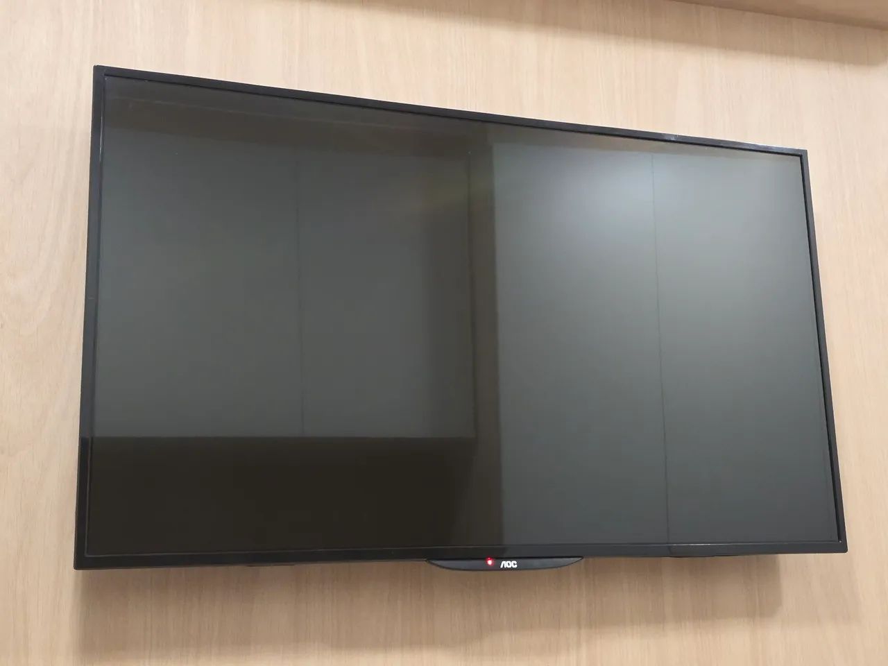 A TV AOC LE43D1452 / 43 polegadas / Full HD