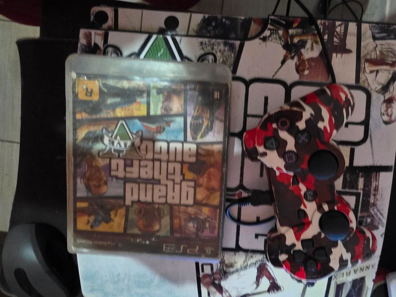 PlayStation 3 completo com dois controles 