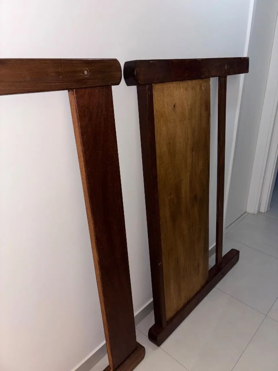 Cama de casal de madeira 
