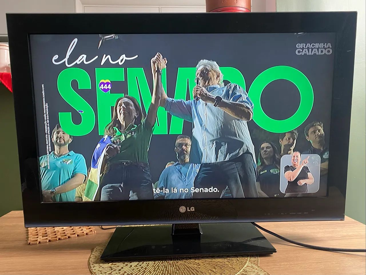 Vendo tv 32 polegadas não smart