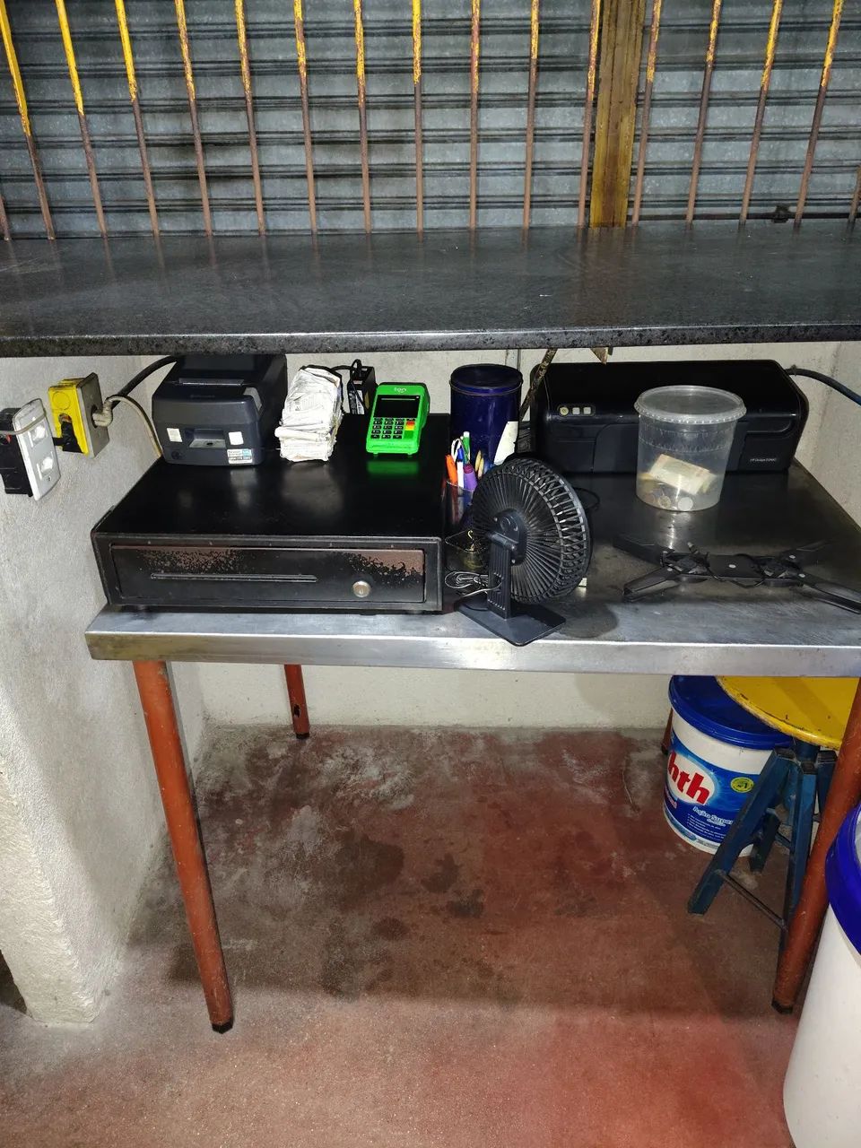 Mesa inox + gaveta + impressoras