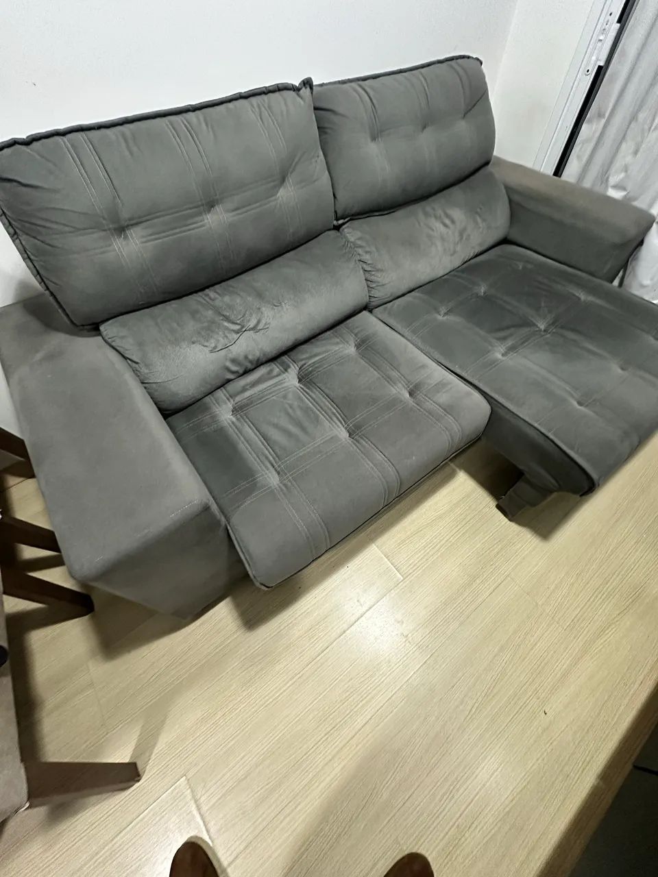 Sofá Retrátil - R$ 450,00