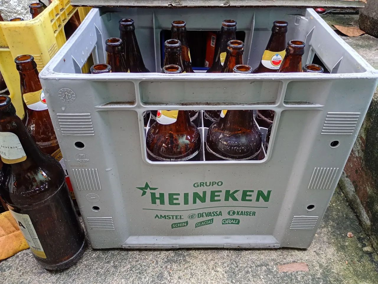 Grade de cervejas com garrafas - Foto 2