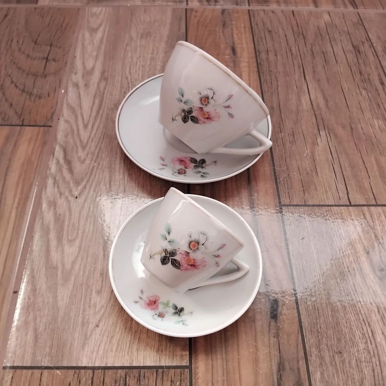 2 xicaras café e chá pozzani 