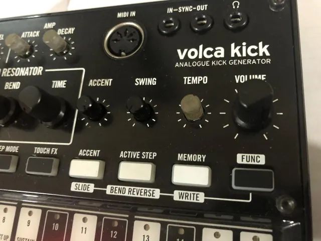 KORG VOLCA gerador de Kick analógico COM SEQUENCER e ENTRADA MIDI