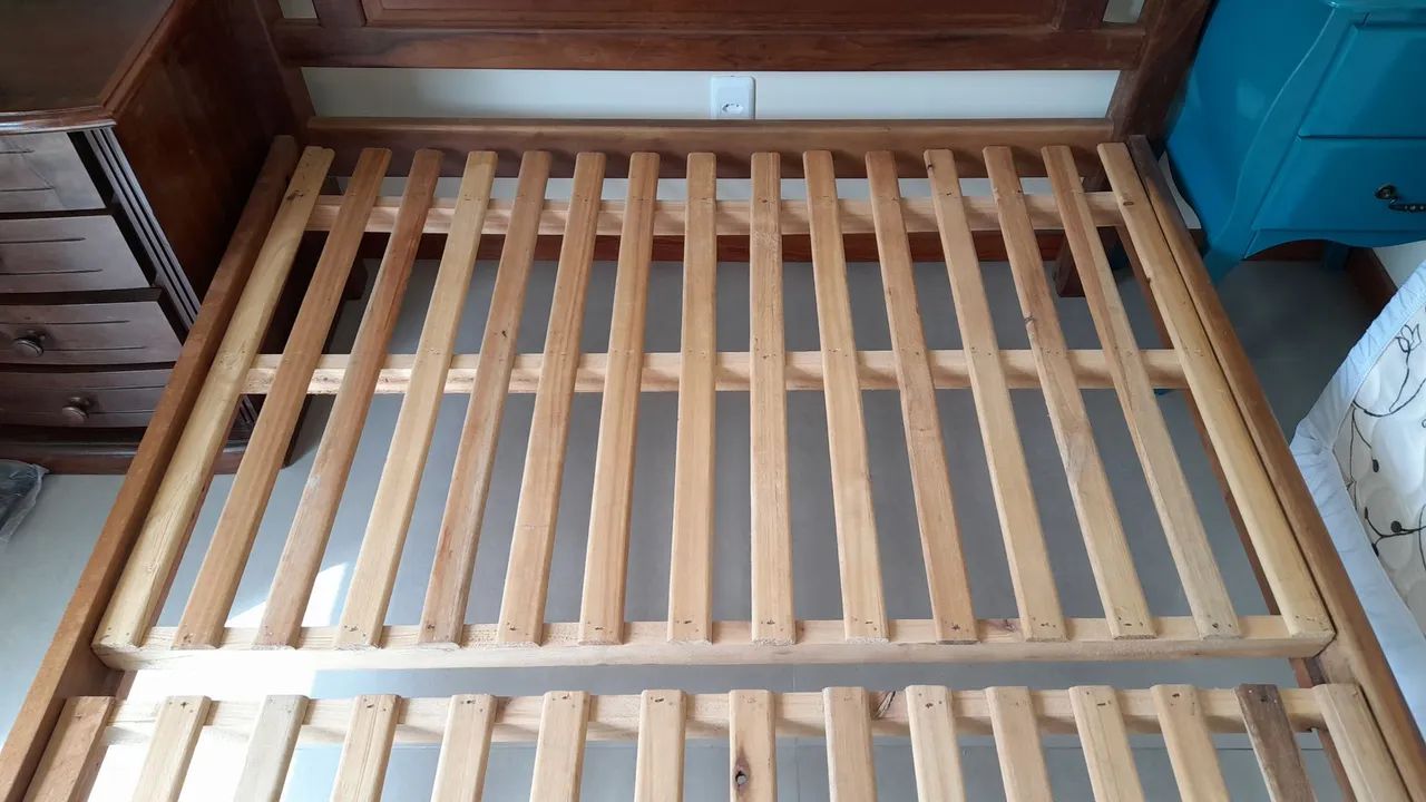 Cama de Casal em Madeira Maciça - Foto 4