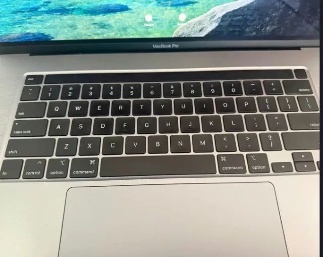macbook processador i9 ano 2019 16 polegadas placa de V 4gb, ram 32gb ssd1 tb,troco iphone - Foto 2
