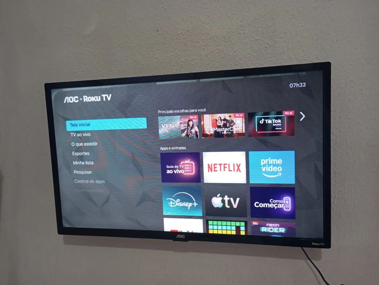 Vendo TVs semi novas com garantia.