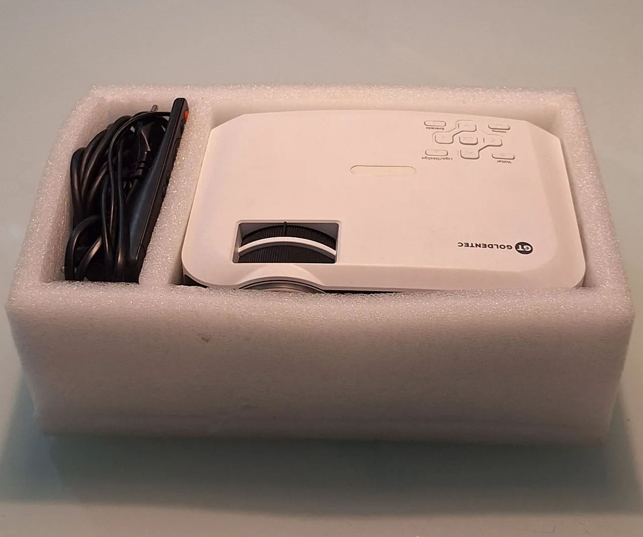 Projetor Goldentec GT2000 HD 2000 Lumens com HDMI, AV, VGA, USB e SD Card - Foto 2