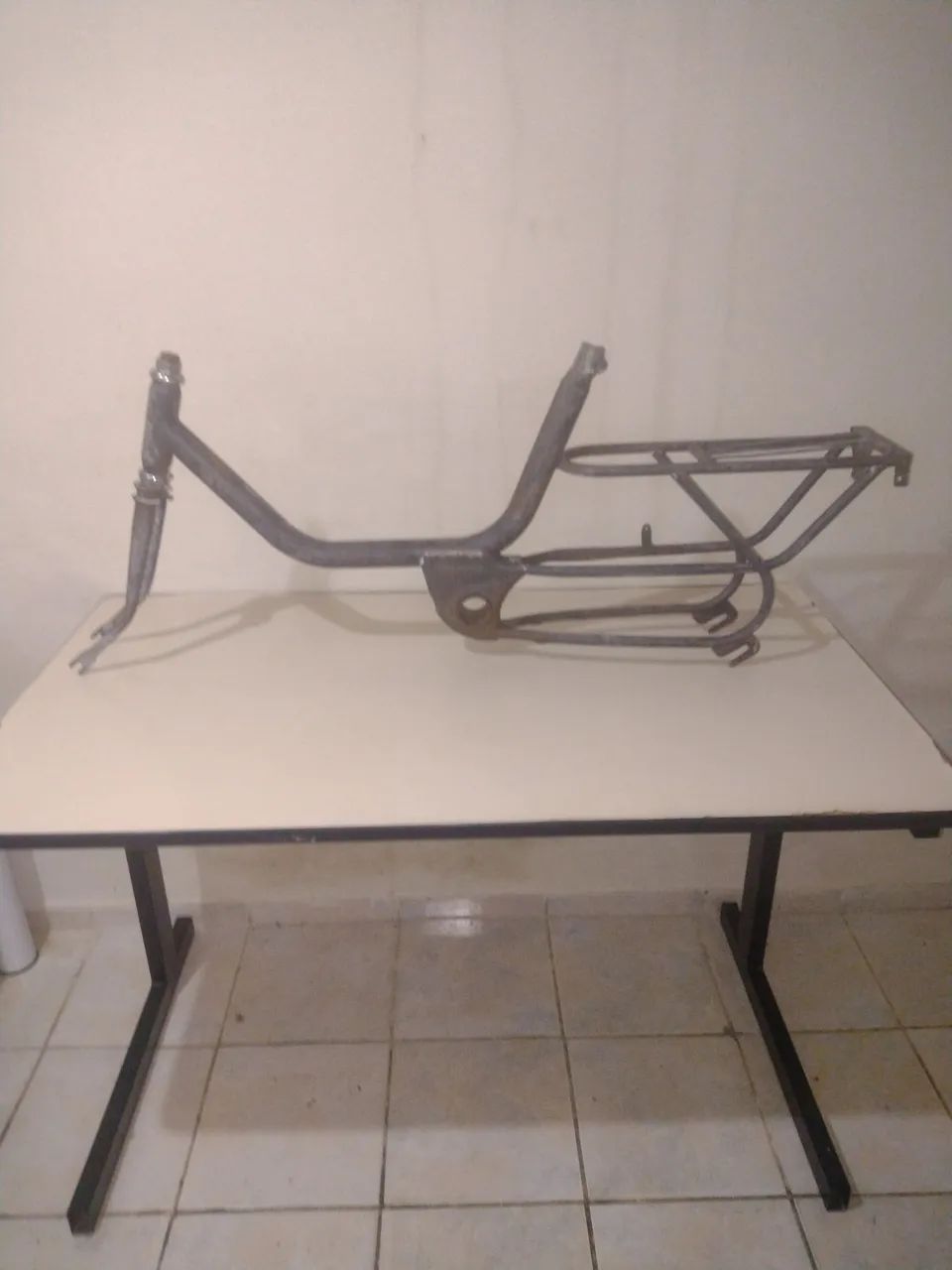 QUADRO E GARFO. ARO 20 