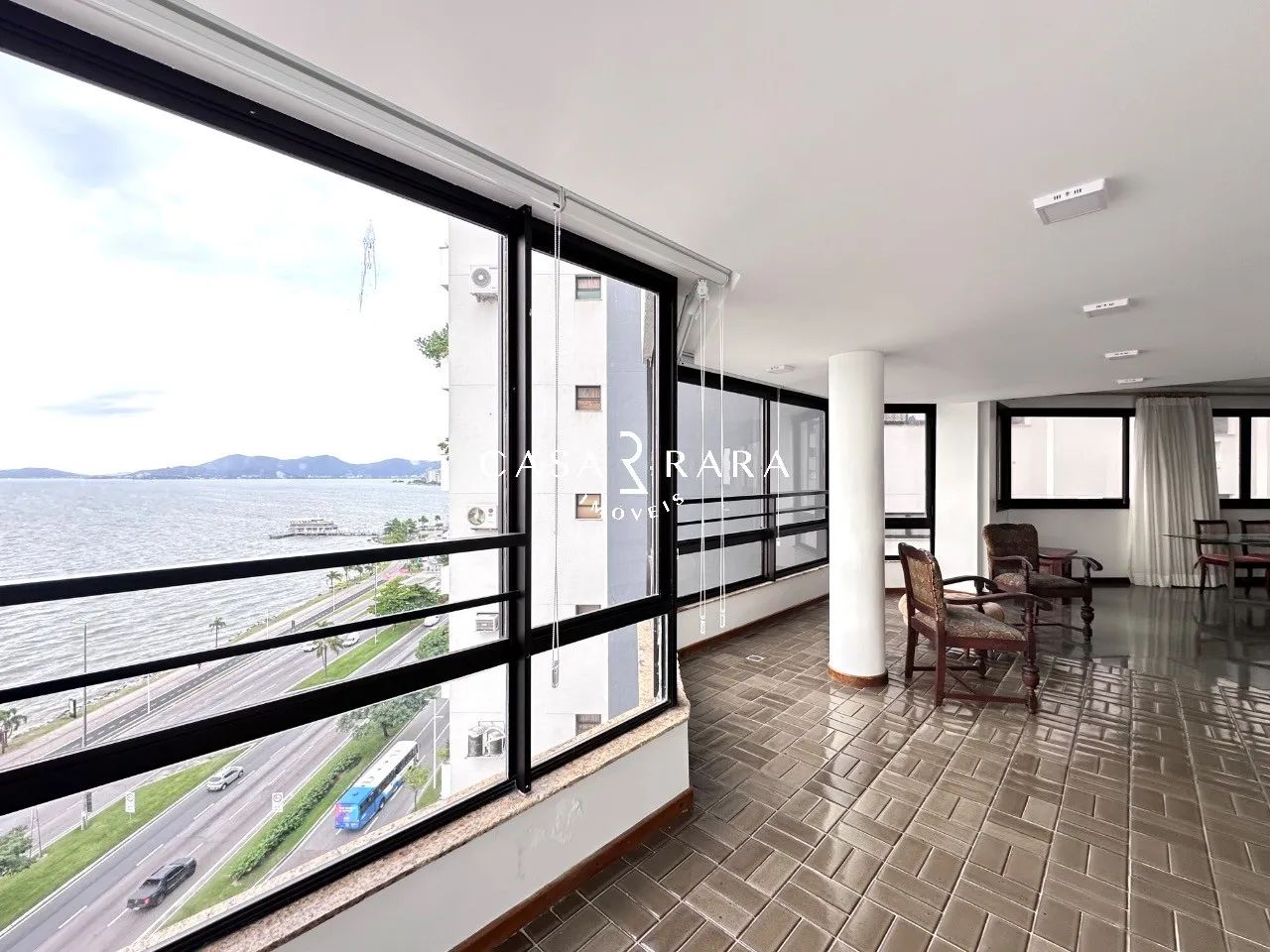Apartamento 4 dormitórios (3 suítes) e 2 vagas - Av. Beira Mar Norte