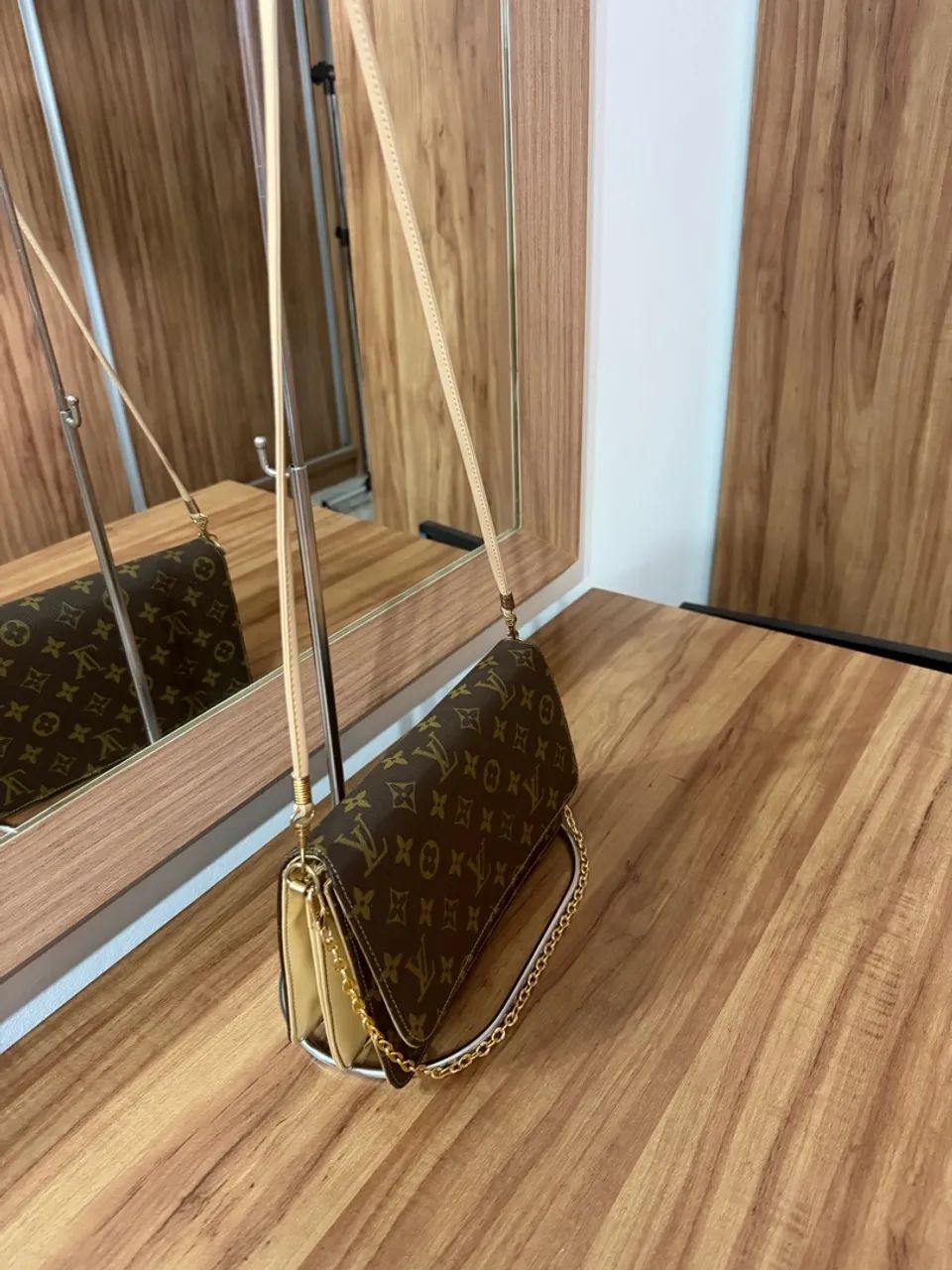 Bolsa Louis Vuitton  - Foto 4