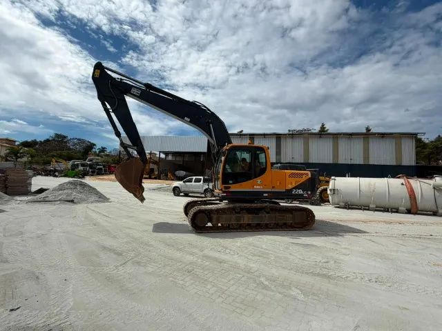  ESCAVADEIRA HYUNDAI 220 2021 - Foto 3