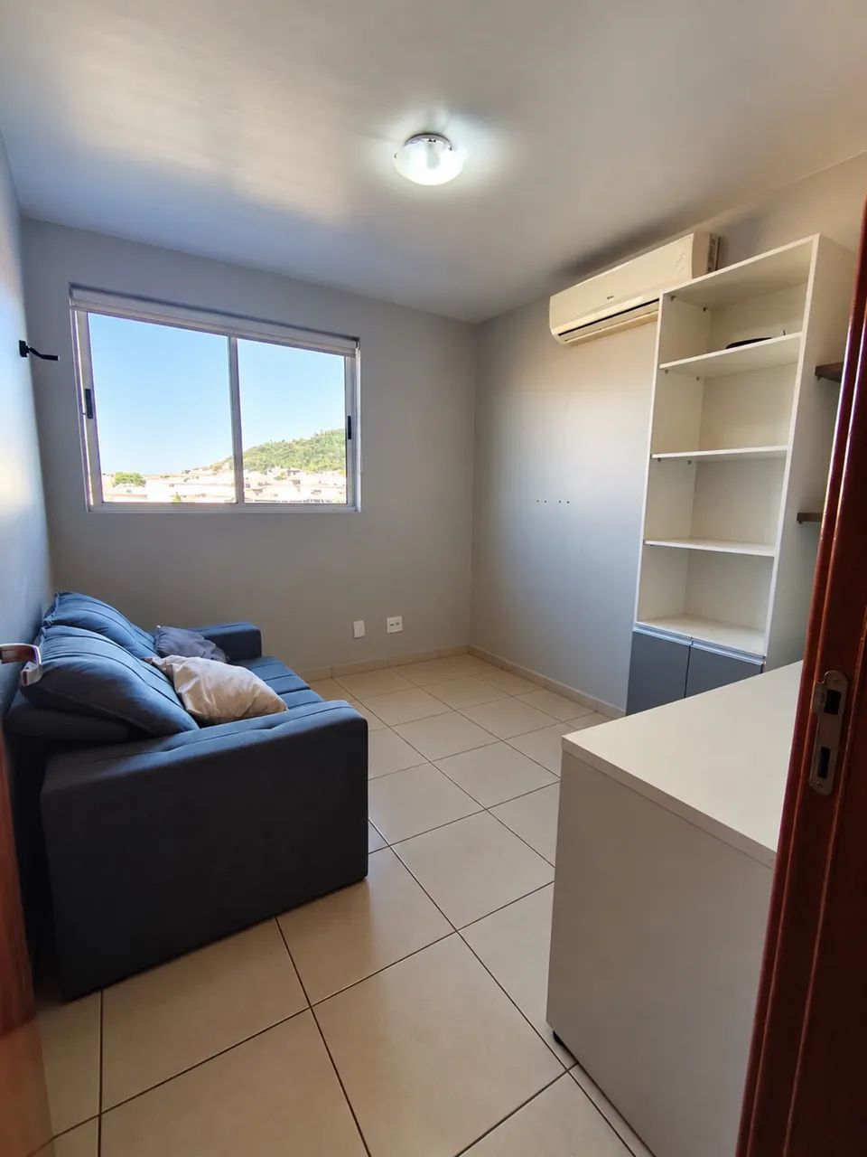 ALUGA-SE apartamento mobiliado  - Foto 2