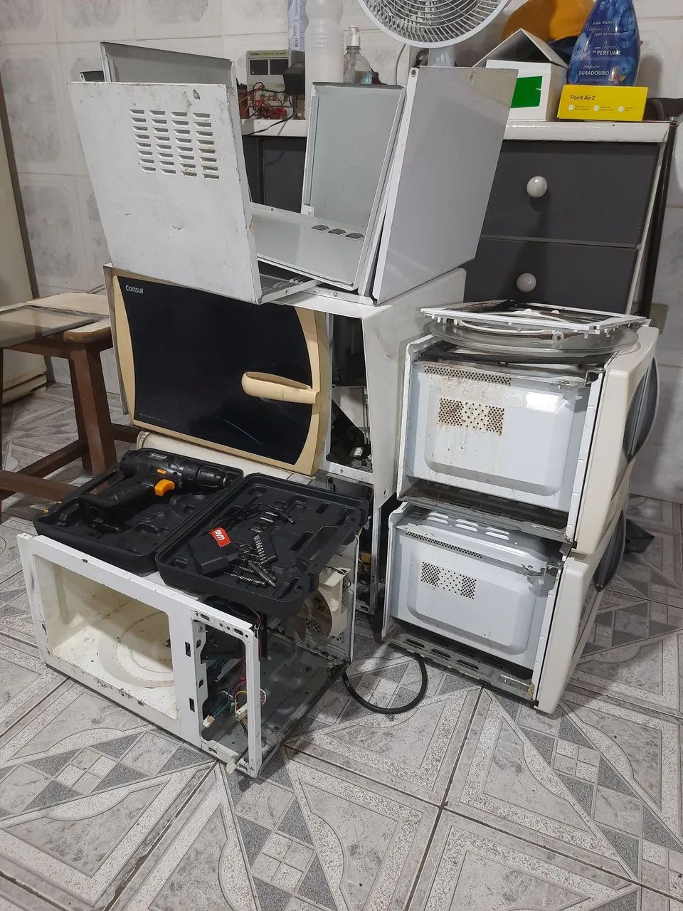 Micro-ondas, peças e concertos, todos com garantia de verás!