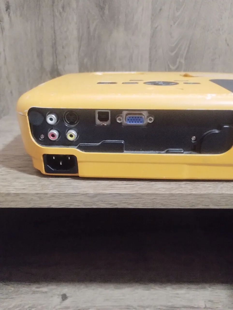 Vendo projector de imagem Epson modelo h432A - Foto 6