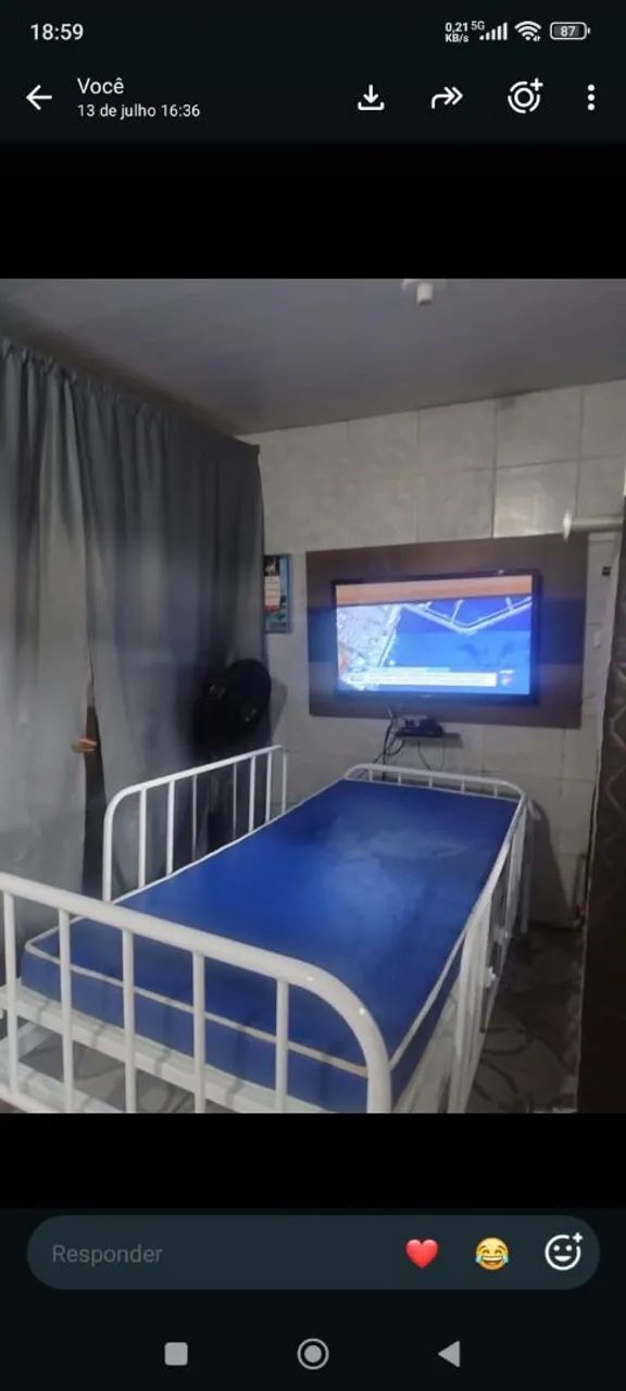 Cama Hospitalar com colchão e outro colchão Azul
