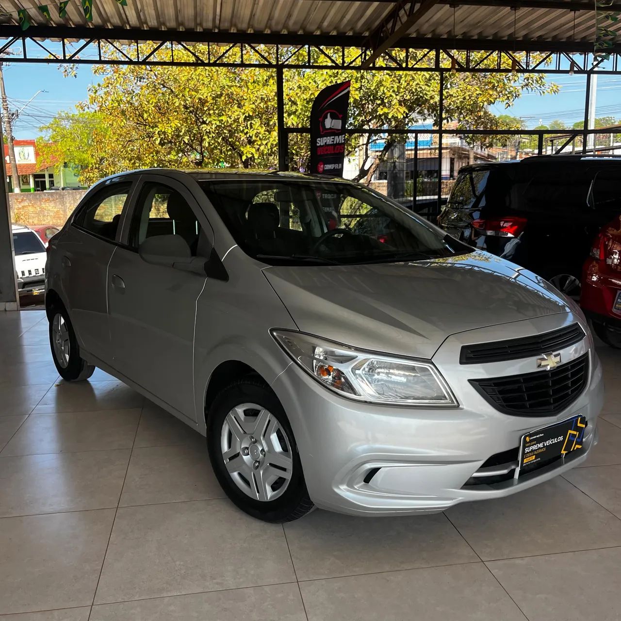 Chevrolet Onix ONIX HATCH Joy 1.0 8V Flex 5p Mec. 2017