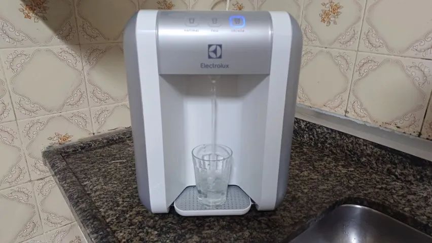 Purificador Filtro De Água Electrolux Agua Natural e Gelada 127/220v Perfeito Estado - Foto 2