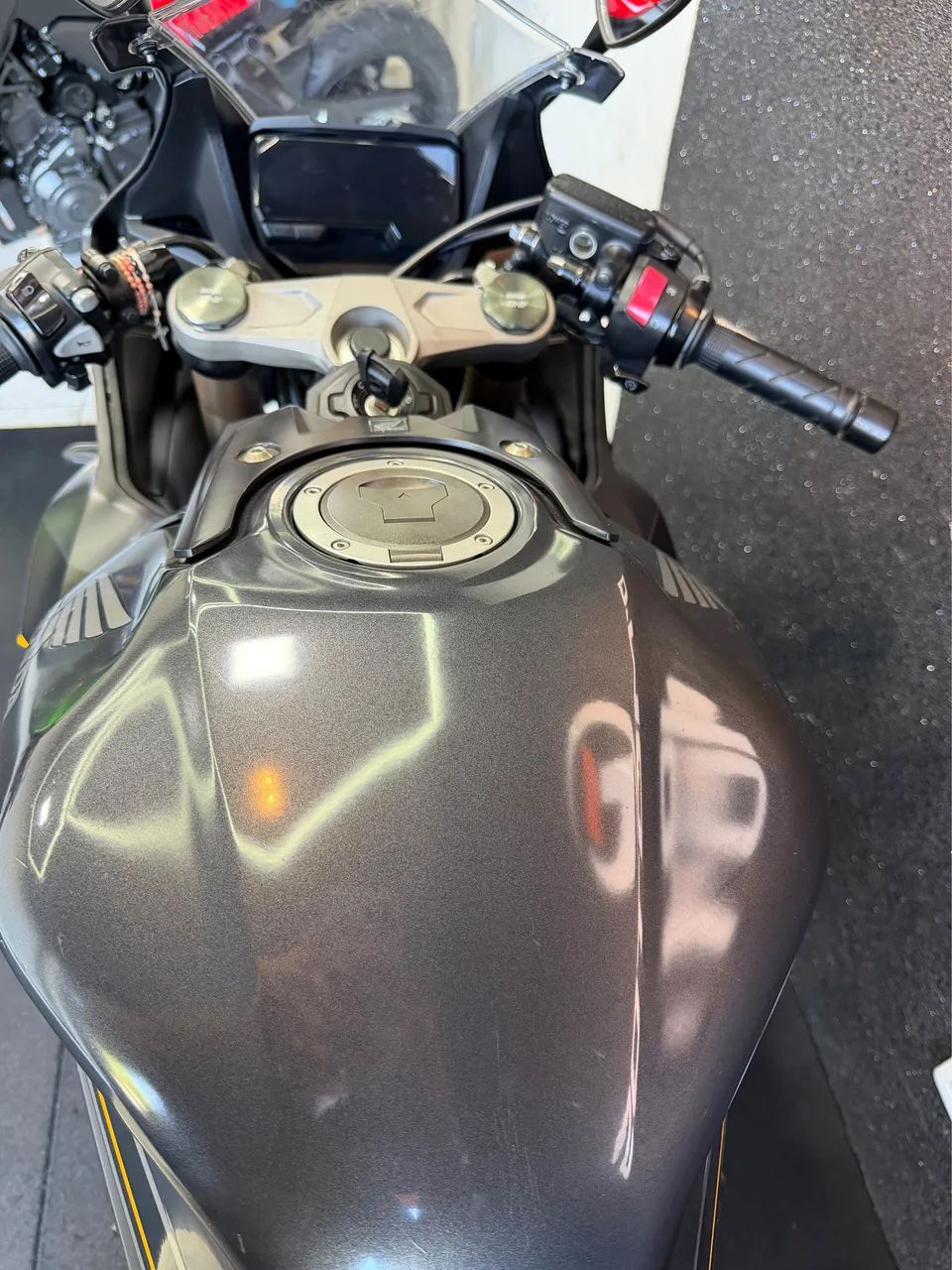 HONDA CBR 650R - 2023 - EXTRA!! - Foto 4
