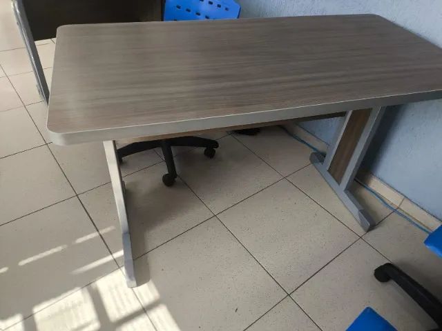 VENDO MESA DE ESCRITÓRIO - PERFEITO ESTADO