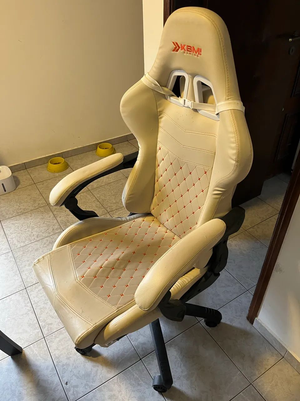 Cadeira Gamer KBM - COR: BEGE - Foto 2