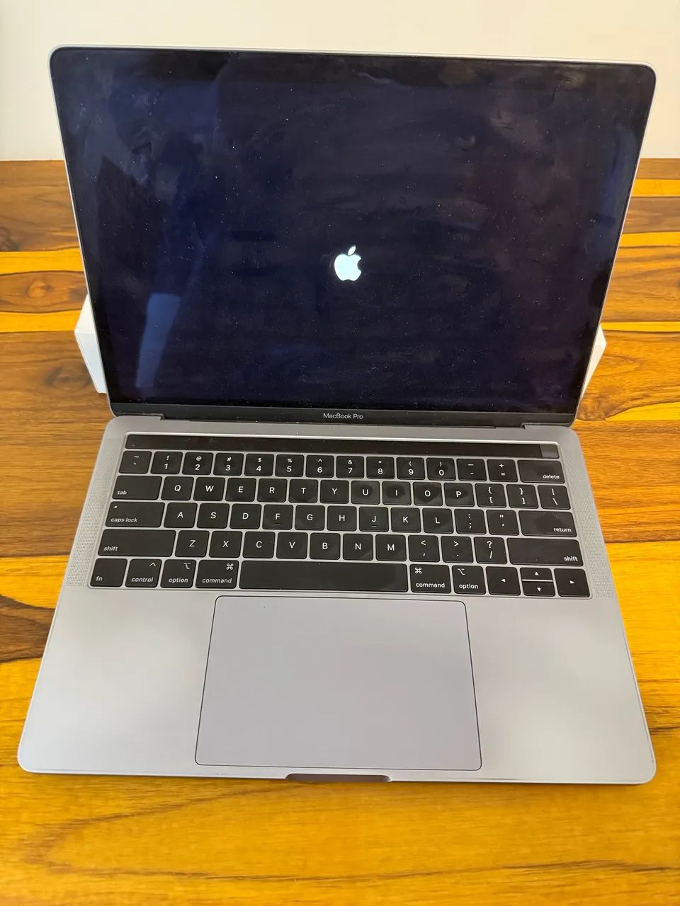 MacBook Pro 13 pol (late 2019) i5 8gb ram 128gb touchbar